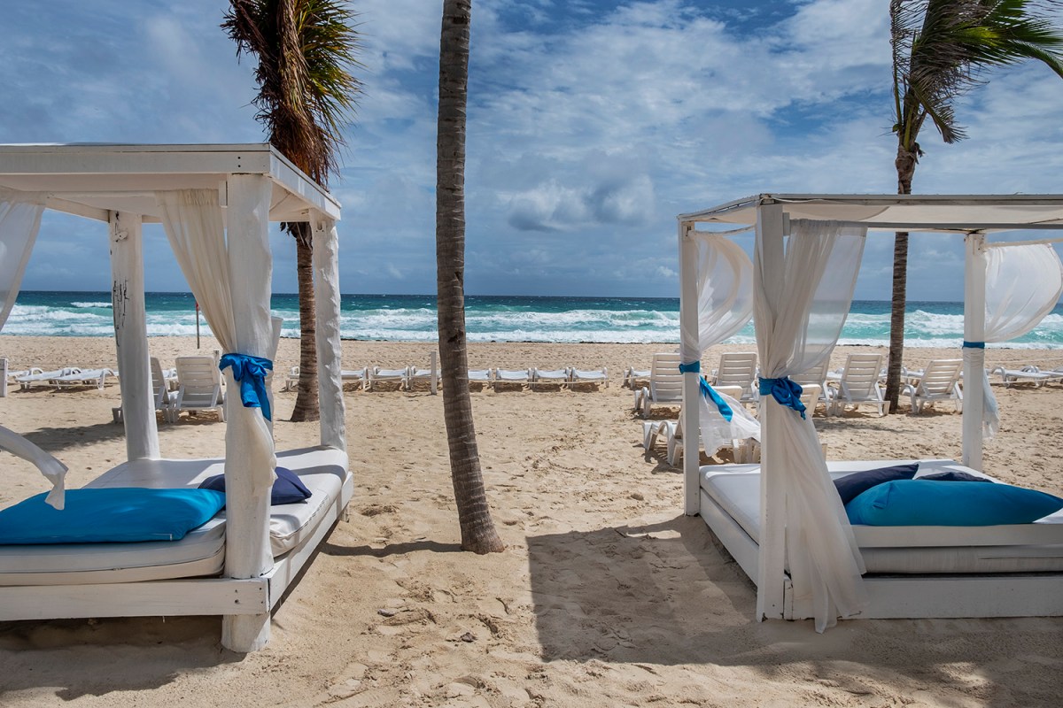 Mexico_Cancun_Hotel.beach_02