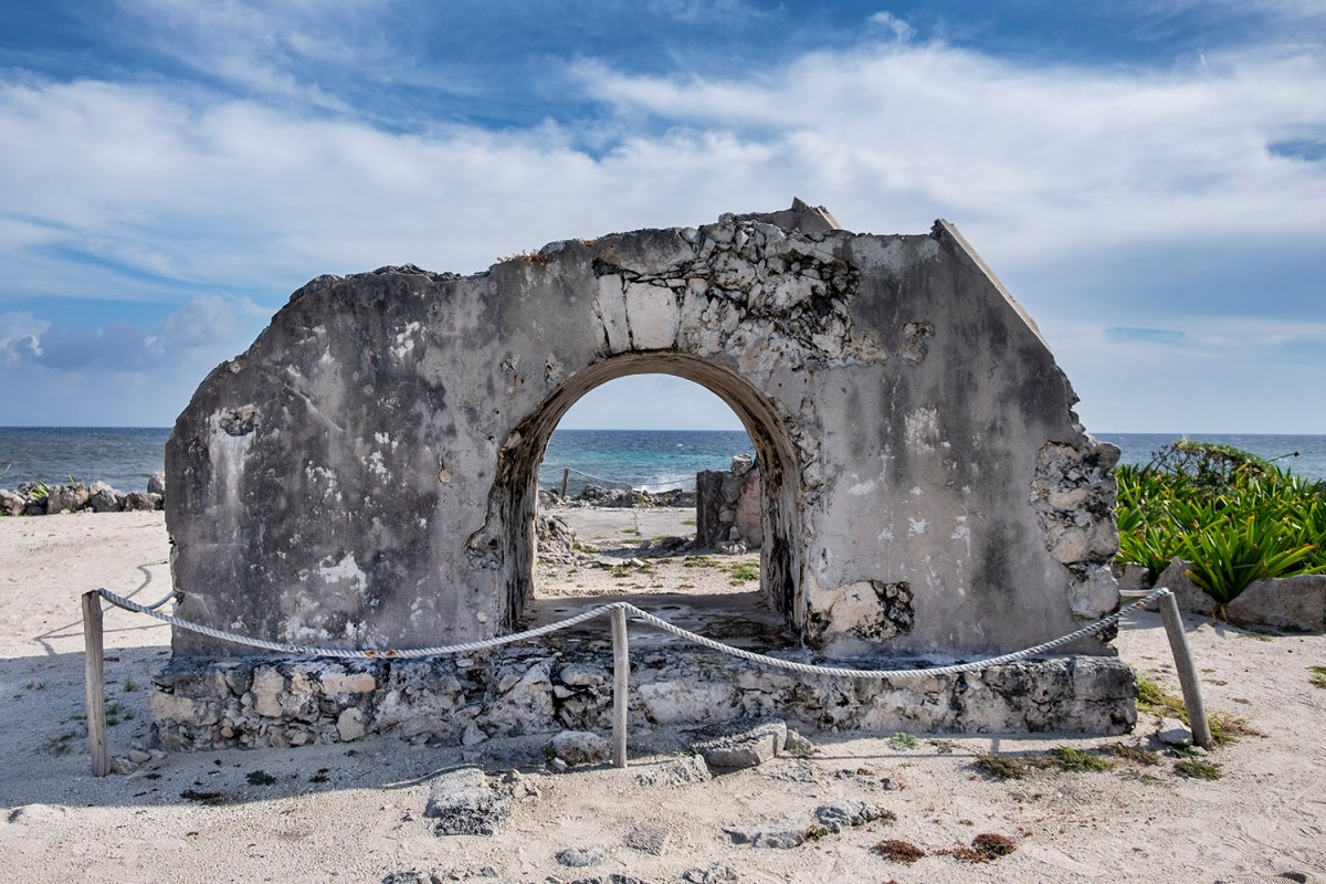 Mexico_Celarain.lighthouse.ruin